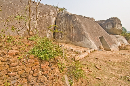 Entrance to Vadathika and Vapiyaka Caves - Click to show bigger image in new browser