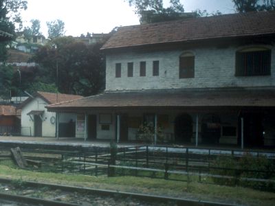 Coonoor station in 2002 - Click to show full-size image in new browser