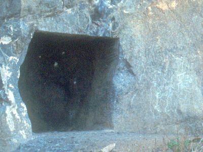 Closeup of cave entrance - Click to show full-size image in new browser