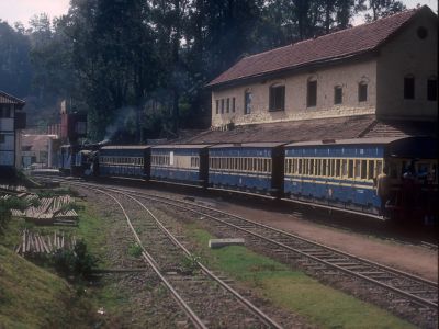 Coonoor station in 1992, with train - Click to show full-size image in new browser