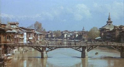Jhelum River, Srinagar - Click to show full-size image in new browser