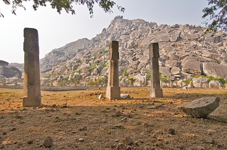 Kawadol Hill, next to the village of Kurisarai - Click to show bigger image in new browser