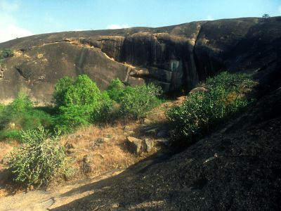 The Valley of the lower cave in 2002 - Click to show full-size image in new browser