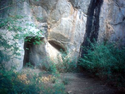 Entrance to the lower cave in 2002 - Click to show full-size image in new browser
