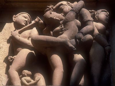Carvings at Khajuraho - Click to show full-size image in new browser