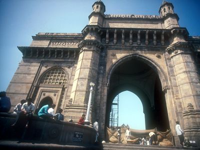 The Gateway of India in 1992 - Click to show full-size image in new browser