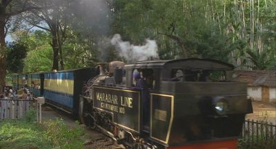 Closeup of the locomotive - Click to show full-size image in new browser